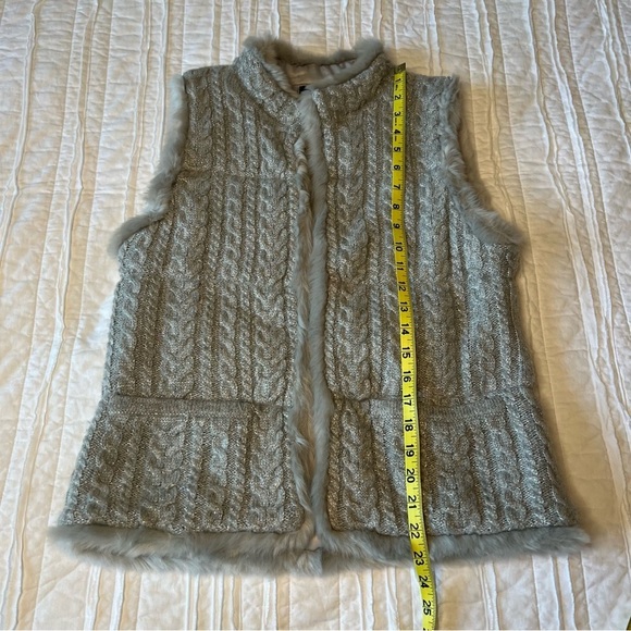 Talbots Wool Blend Cable knit Sweater Vest Faux Fur Metallic  Lining SZ SP - Picture 15 of 16